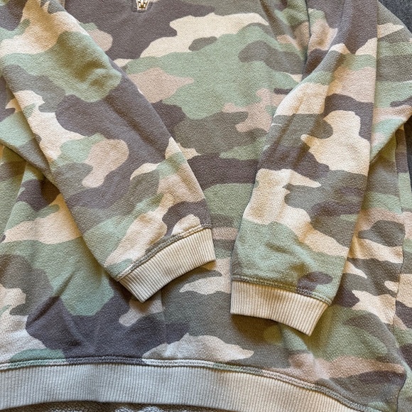 Arie Good Vibes Oversized Cameo Quarter Zip - Picture 3 of 8